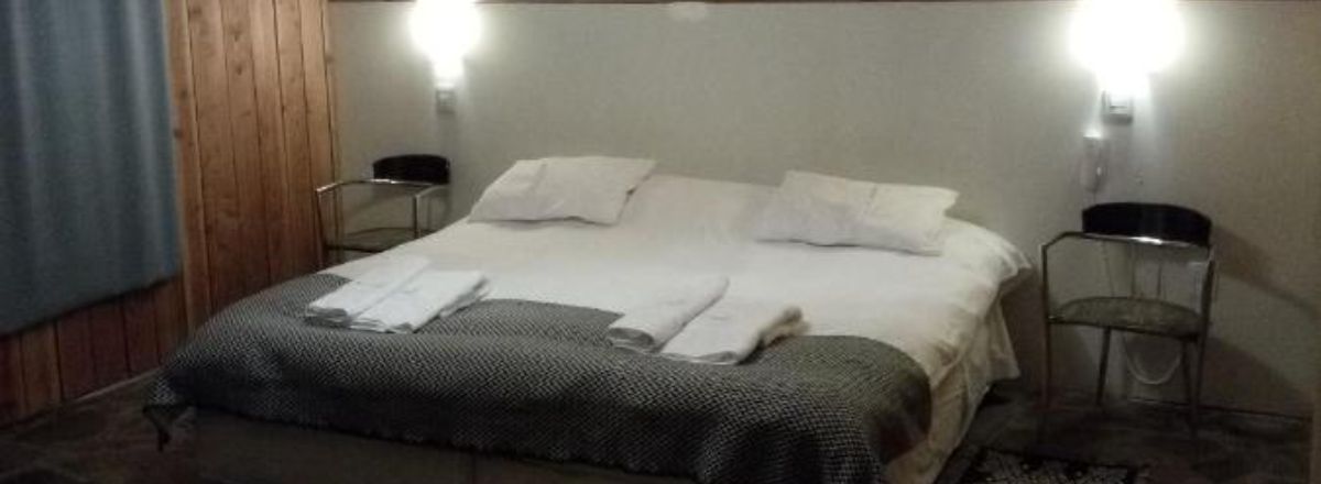 Hostelries Paralelo 42 Lodge