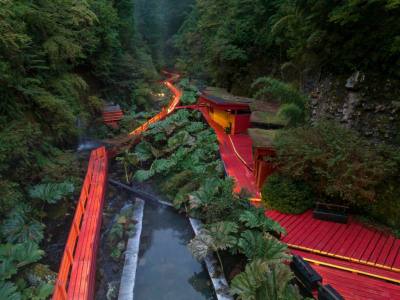 Hot Springs Termas Geométricas