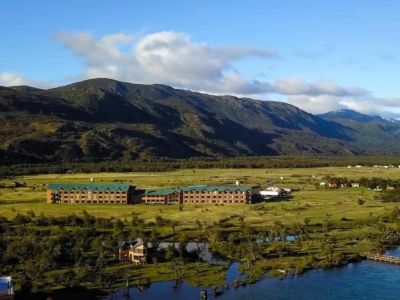 Alojamiento en el Parque Nacional Torres del Paine Rio Serrano