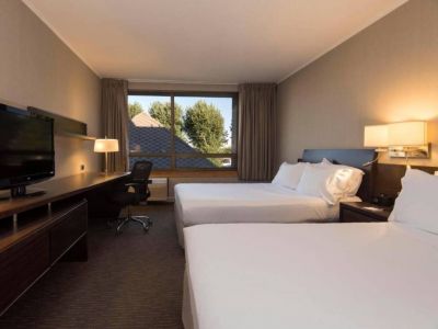 4-star hotels Holiday Inn Express