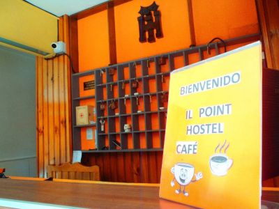 Albergues/Hostels Il Point Hostel Cafe