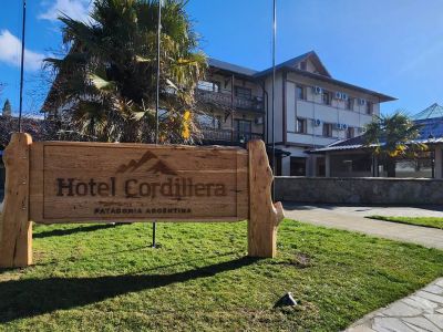 3-star hotels Hotel Cordillera