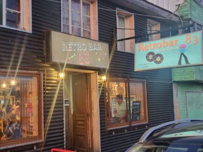 Retro Bar 83