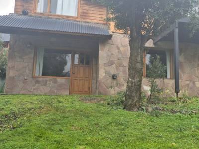Alquiler temporario  Departamento con jardín