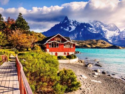 Alojamiento en el Parque Nacional Torres del Paine Hosteria Pehoe