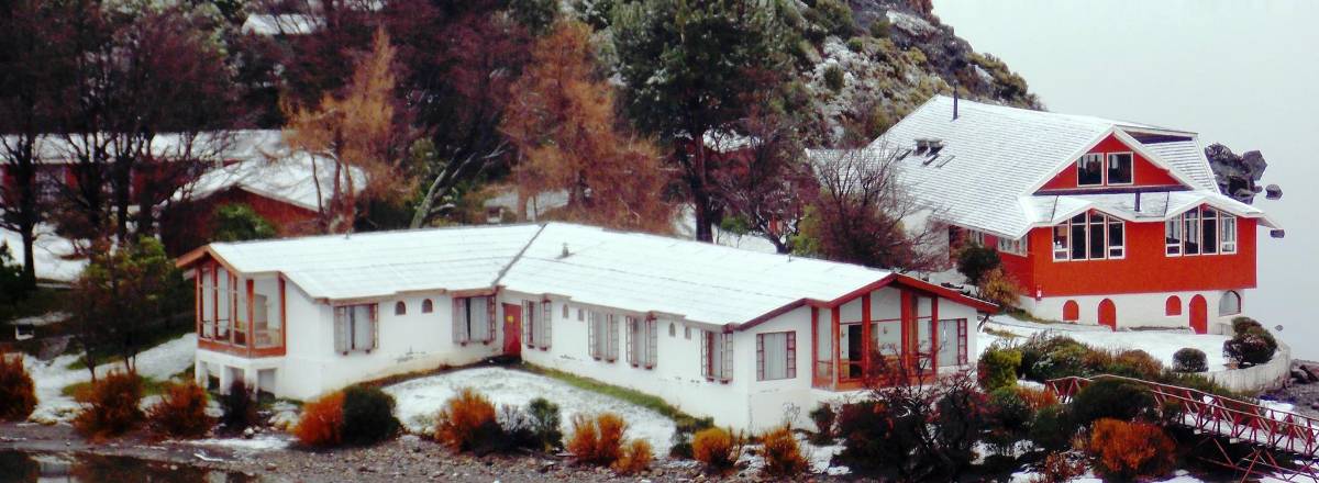 Alojamiento en el Parque Nacional Torres del Paine Hosteria Pehoe