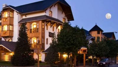 Le Village Hotel y Cabañas