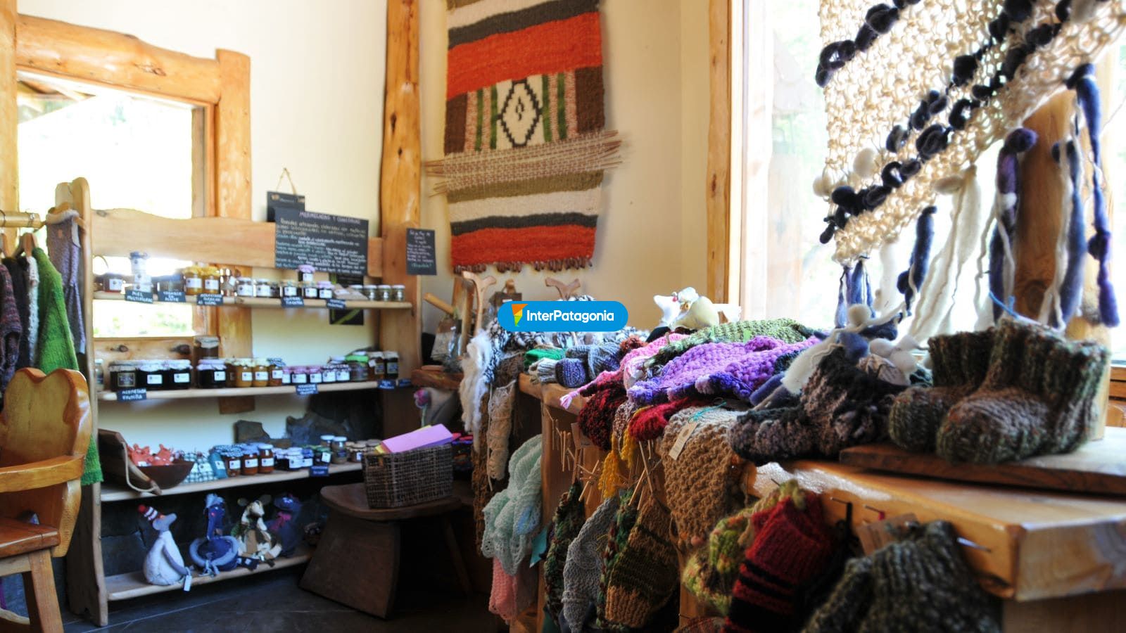 Local de artesanias - Puc�n