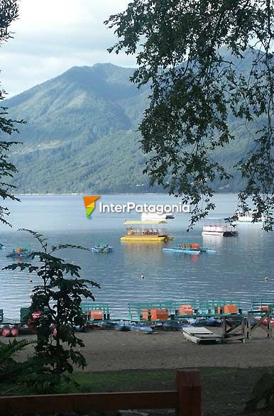 Playa lago Caburgua - Pucn