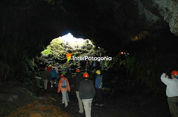 Excursin a las Cuevas Volcnicas - Pucn