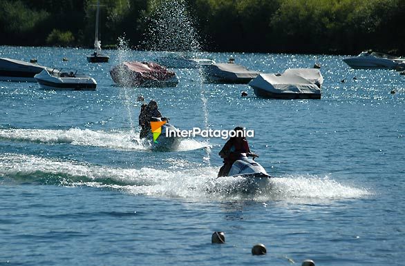 Divertidas motos de agua - Pucn