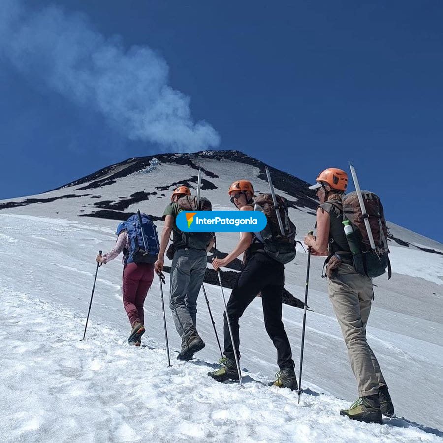 Trekking en el volcn - Pucn