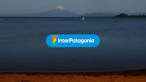 Vista nocturna de Puerto Varas