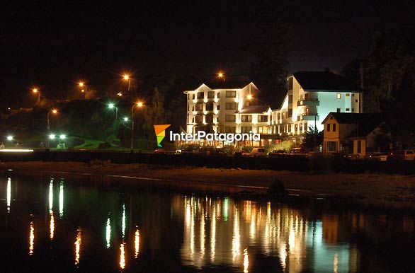 Costanera de noche - Puerto Varas