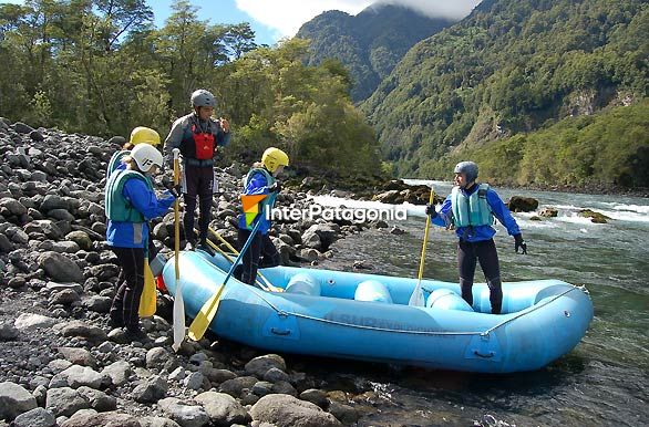 Rafting en el ro Petrohu - Puerto Varas