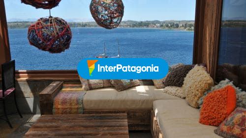 Almorzando a orillas del lago