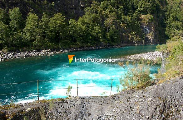 Los Saltos de Petrohu - Puerto Varas