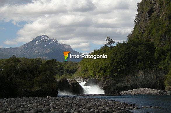 Saltos de Petrohu - Puerto Varas