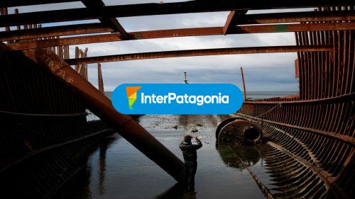 Barco abandonado desde adentro