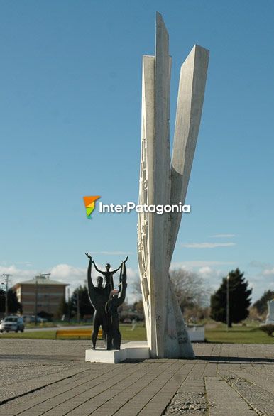 Monumento a los Emigrantes - Punta Arenas