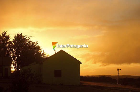 Cae el sol en la estancia Olga Teresa - Punta Arenas