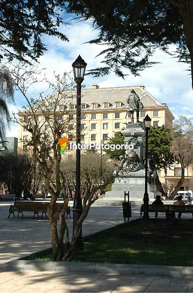 Plaza de Armas y Monumento - Punta Arenas