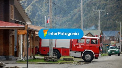 Bomberos del lugar