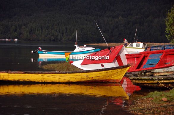 Colores clidos en la baha - Puyuhuapi