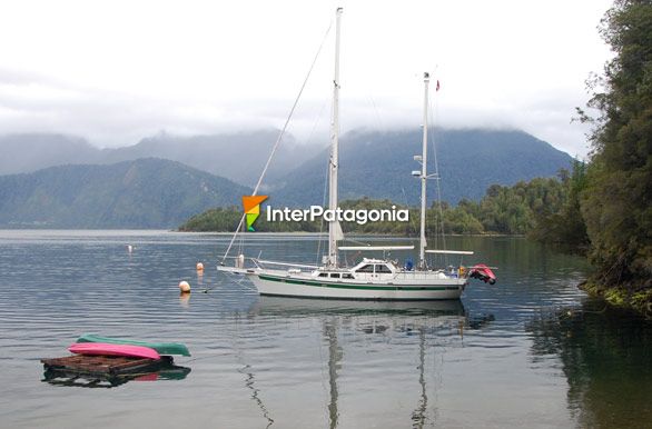 Postal de la baha - Puyuhuapi