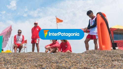 Guardavidas en la orilla