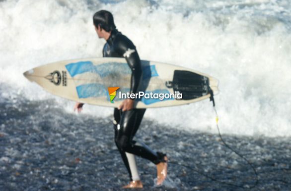 Surf en Playa Unión