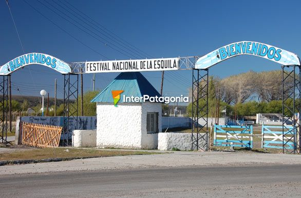 Entrada al Festival de la Esquila - Ro Mayo