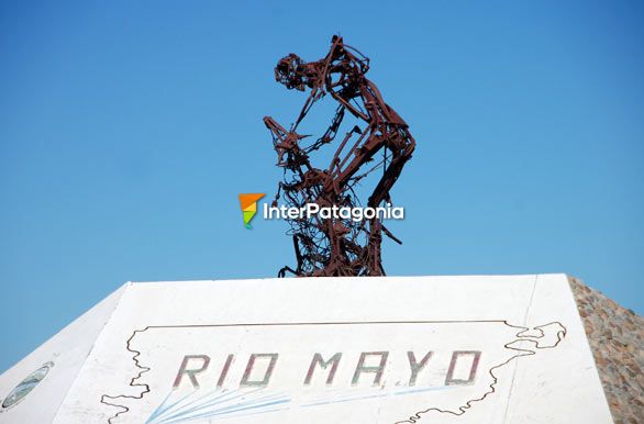 Monumento al esquilador - Ro Mayo