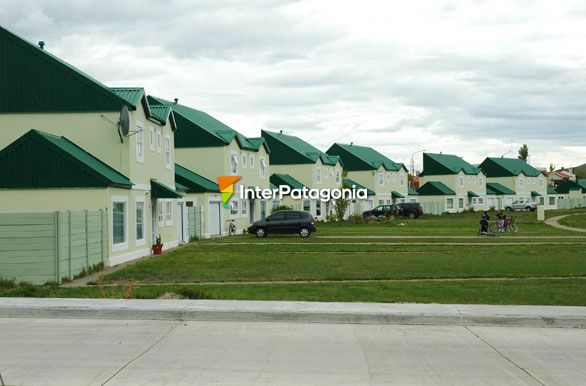 Reluciente barrio con vista al mar - San Julin