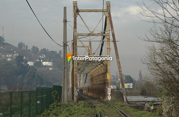 Puente ferroviario sobre el Río Cautín