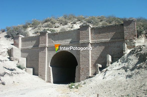 Gaiman tnel ferroviario - Trelew