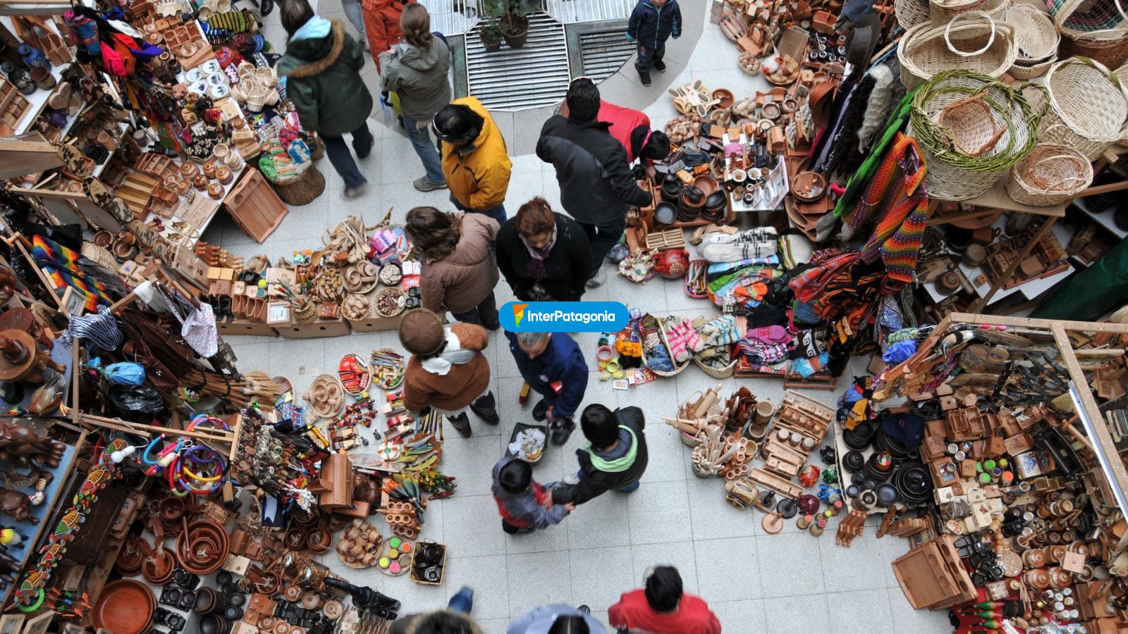 Pintoresco mercado artesanal - Valdivia