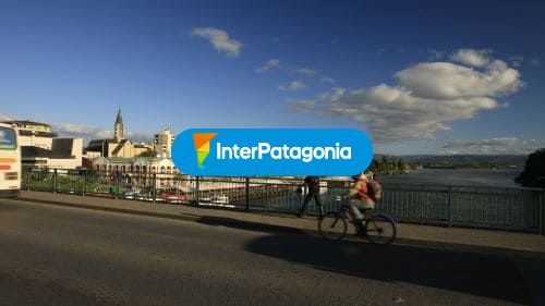 Turistas en el paseo peatonal