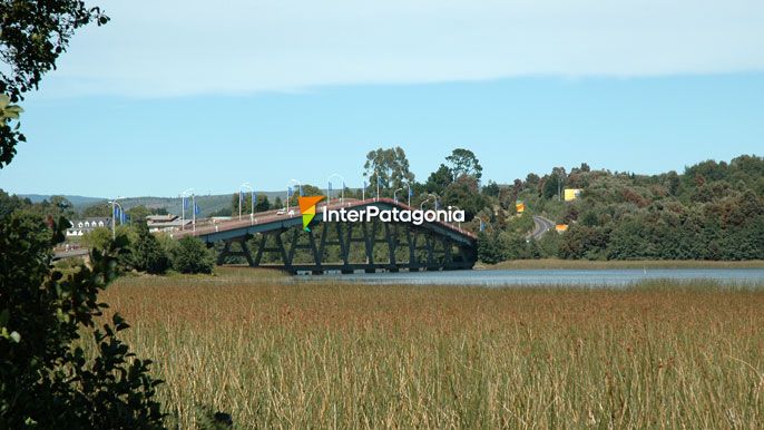 Puente camino a Niebla - Valdivia