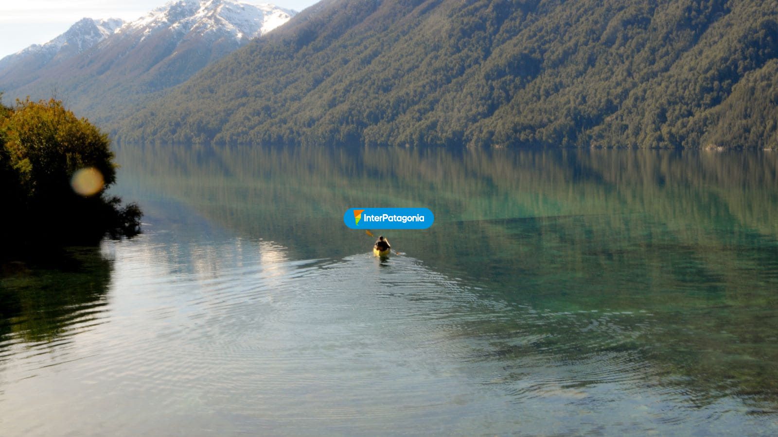 Navegando en kayak - Villa La Angostura