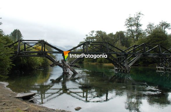 Puente viejo Ruca Malen, ruta 7 Lagos - Villa La Angostura