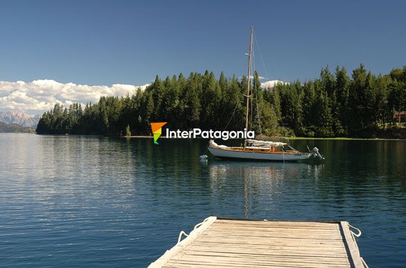 The quietness of the bay, Nahuel Huapi - Villa La Angostura