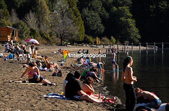 Playa del Lago Espejo - Villa La Angostura