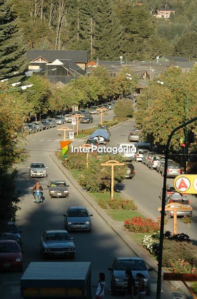 Arrayanes Avenue, center of town - Villa La Angostura